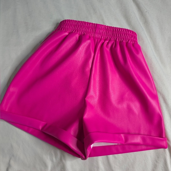 NwT Steve Madden Hot Pink Pleather Shorts Size XS - Picture 2 of 6